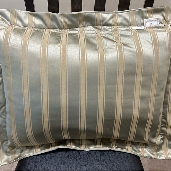 Waterford Accent Pillow green gold rose colored tapestry floral damask pattern - Picture 3 of 5